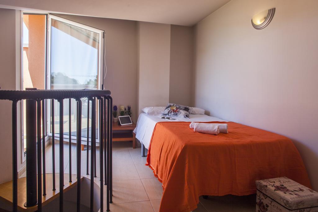 Velor Apartamentos Turísticos Castelldefels Exterior foto